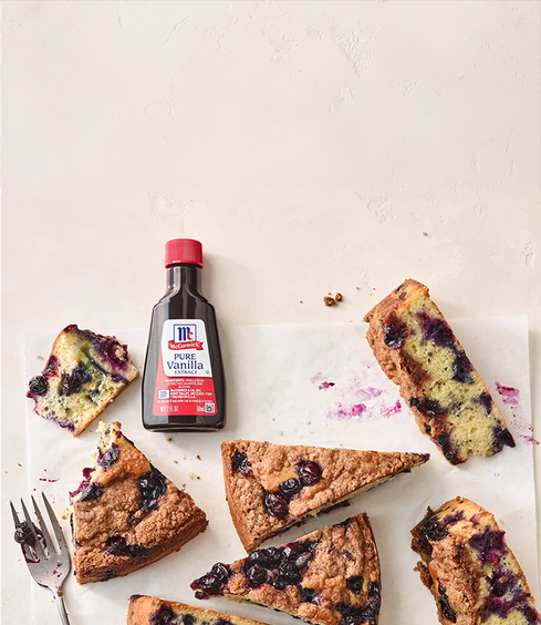 vanilla extract with blueberry cake