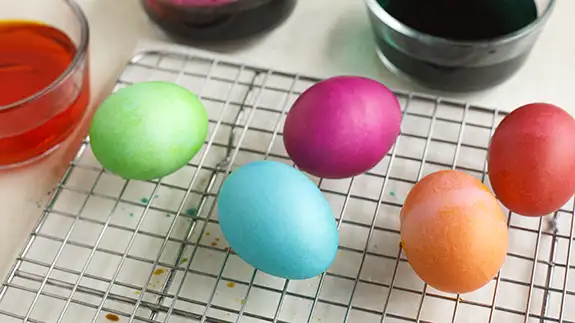 easter_eggs_drying-575x323