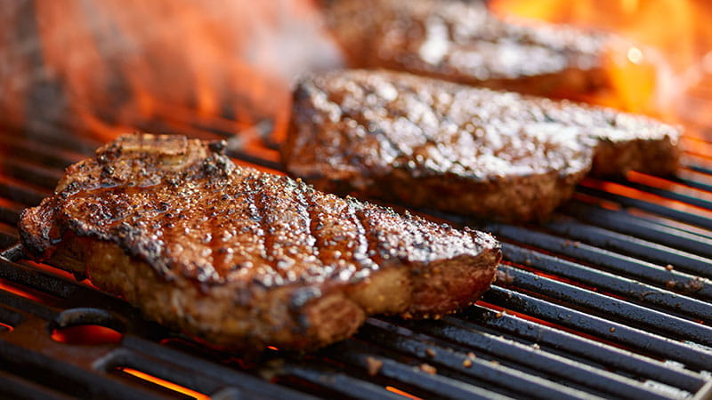 how-to-properly-season-steak-800x450