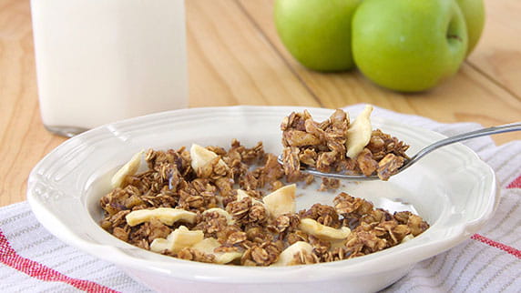 maple-apple-granola572