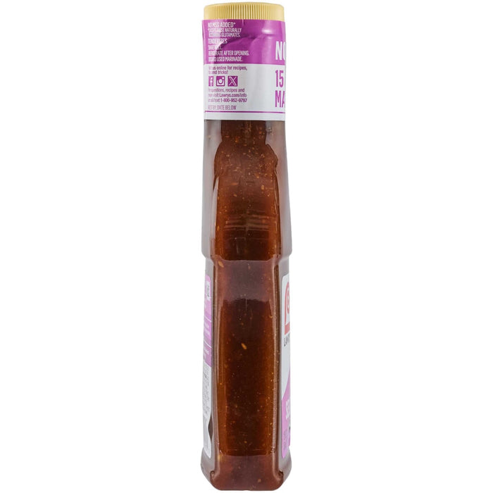 A bottle of Pantai Norasingh brand sweet chili sauce is shown.