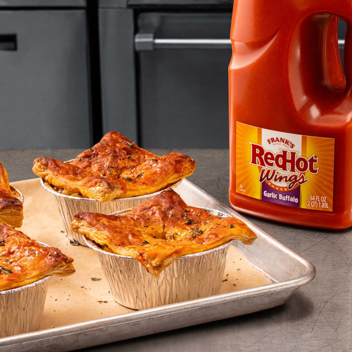 Frank's RedHot Garlic Buffalo Wings Sauce, 0.5 gal